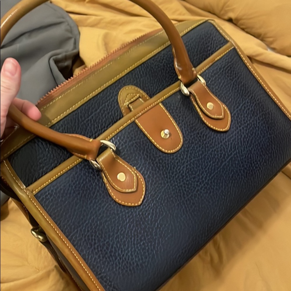 Imitation Dooney and Bourke purse - Picture 4 of 4